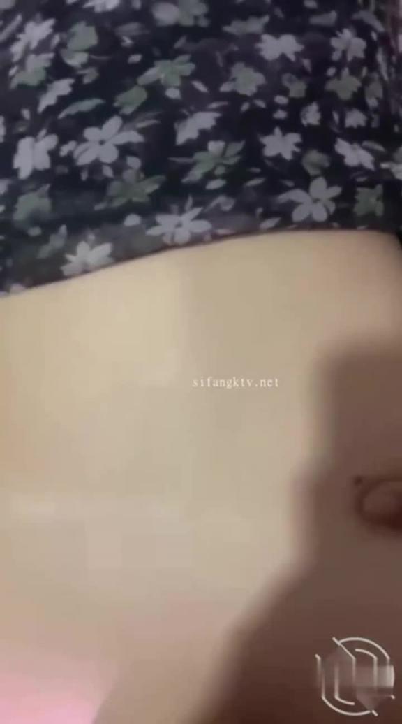 【湖南永州母子乱伦】骚妈的穴永远是最温暖的,傻儿子半夜偷偷的后入操妈妈 预览截图 11