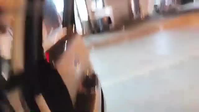 街头约会勾搭-富二代勾搭00后学生妹喝酒几杯百威下肚找个厕所男的不干他还不愿意! 预览截图 5
