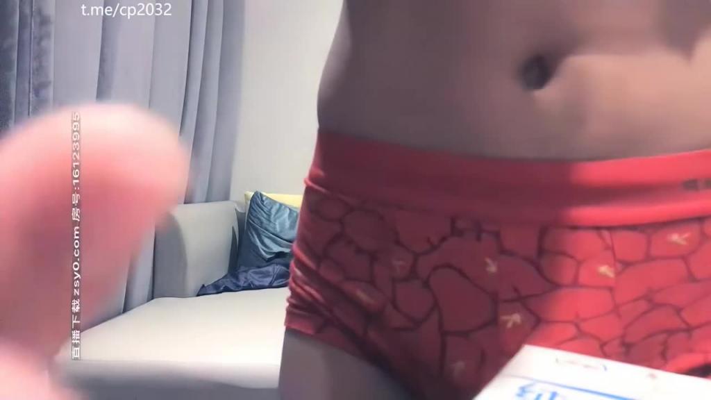 约炮19岁水手服春春萝莉大力抽插嫩妹叫得真骚 预览截图 2