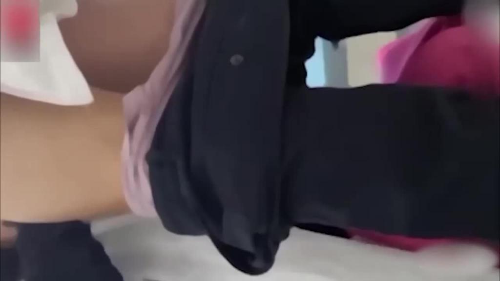 强暴医院女主任,他妈都湿了还装纯,真实记录事件全过程附聊天记录工作照 预览截图 10
