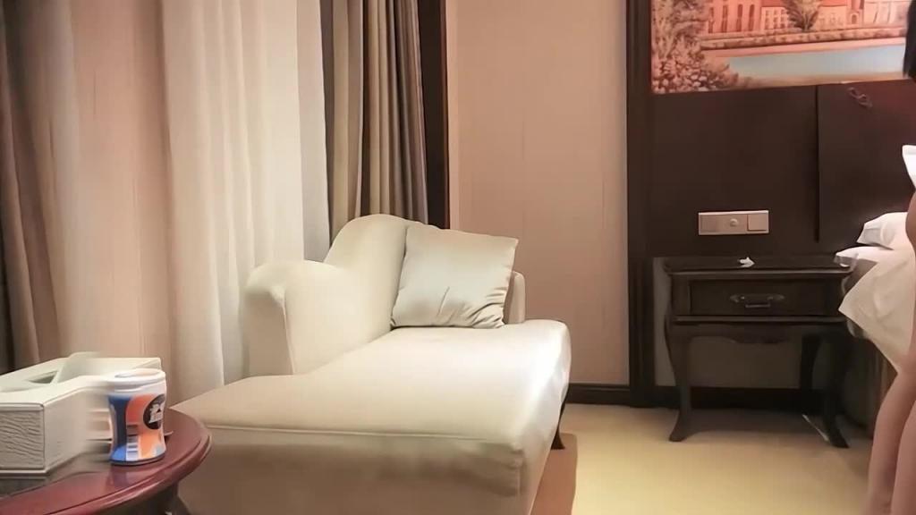 【老黄探花】:很多人找的极品兼职外围女,被勐男操的差点瘫软在床 预览截图 12