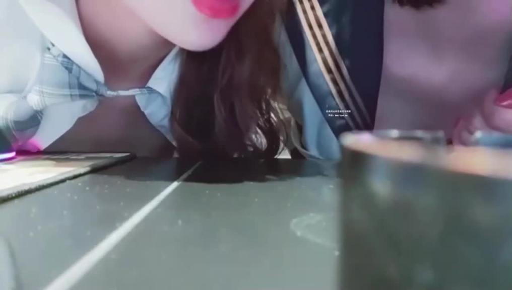 〔极度诱惑〕两姐妹网吧里自慰到高潮 真是诱惑人犯罪啊#母狗 预览截图 10