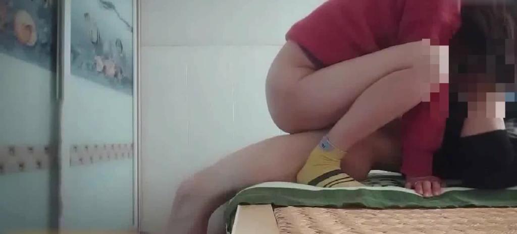 禁忌之爱叔嫂乱伦️哥哥去城里进货弟弟和如狼似虎的嫂子迫不及待在大炕上激情奋战 预览截图 11
