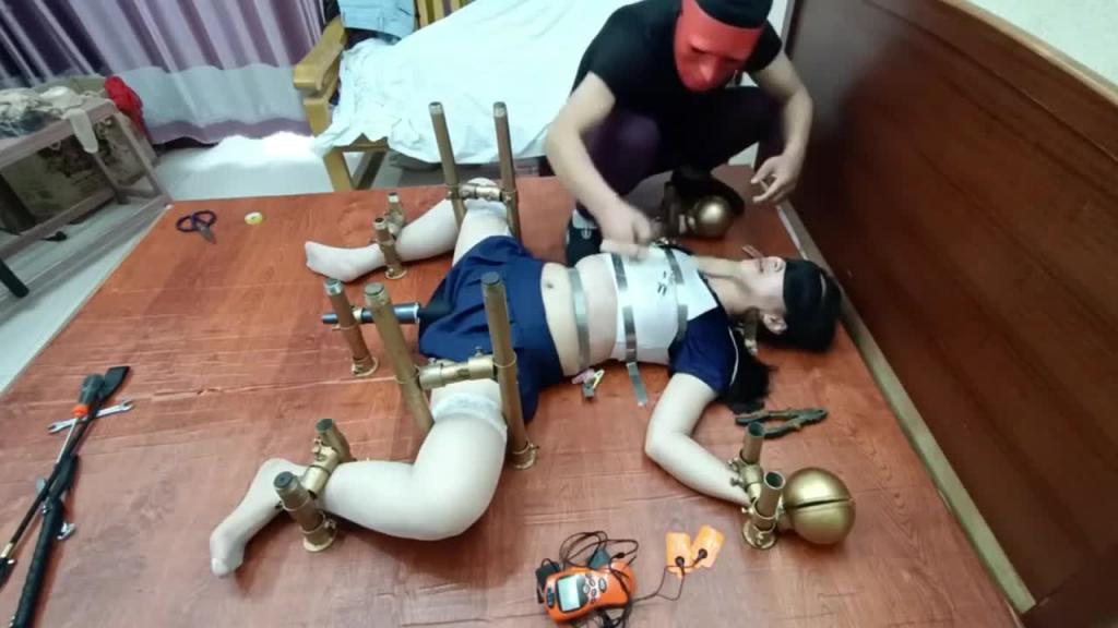 🇨🇳虐中国女奴😍头带钢盔电钻钻逼😓【SM虐待调教】 预览截图 5