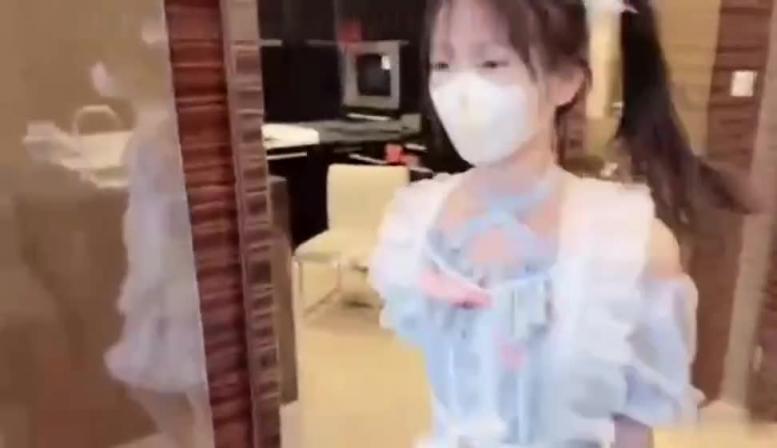 极品性感洛丽塔美少女被哥哥干了 预览截图 1