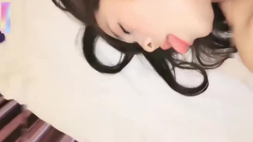 【催情性交】饥渴美女体验催情药,饥渴难耐表情淫荡 预览截图 3