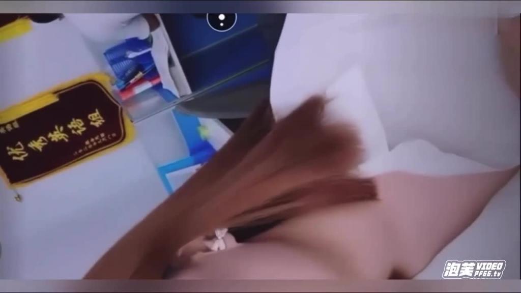 【万人找的-美乳英语老师】勾搭学生露脸独家完整版 预览截图 6