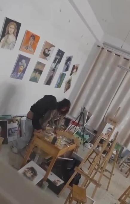 山东烟台画室学生激情啪啪 预览截图 2