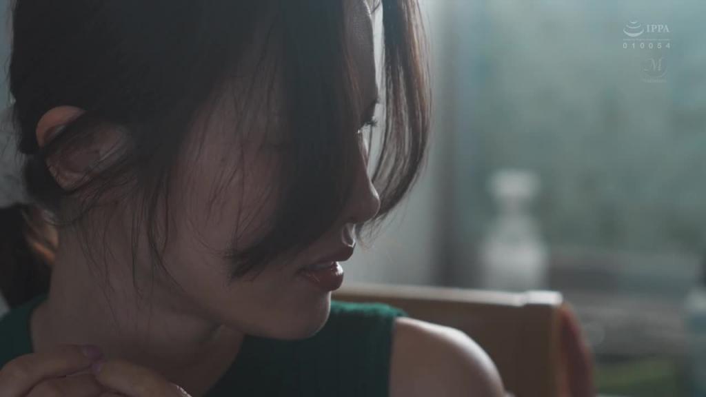 惊喜酒吧人妻NTR 「为了你…」说着对我爱着我,妻子却沉迷在群雄争夺中… JUR-119 预览截图 1
