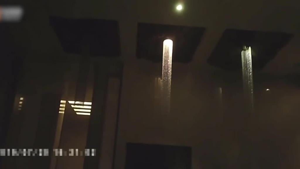 【反差泄密】出演过几部戏的高颜值大眼睛美少女,酒店被潜规则,坚挺大奶子呻吟声好听- 预览截图 12