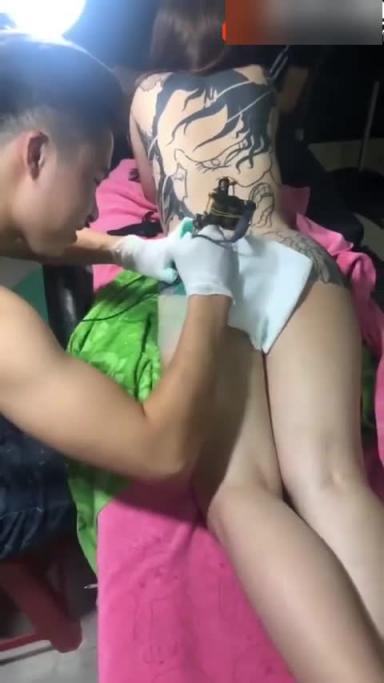 【真实偷拍】美女纹身内部视频泄密，真不真实一目了然。 预览截图 8