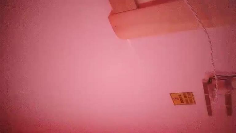 大叔小巷子叫个漂亮小姐姐这逼没少被人操过! 预览截图 12