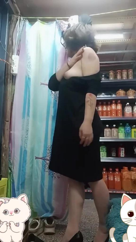 我想要大鸡巴～超市老板娘跳蛋塞逼看店骚话连篇！ 预览截图 4