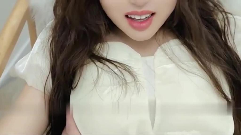 约会全程微露脸，极品高颜值反差婊，巨乳口交 预览截图 9