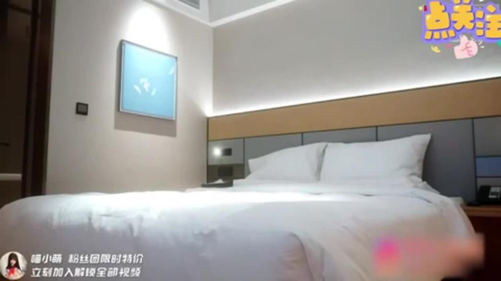 白嫩柔软艺校校花、后入jK少女的视觉感无敌了 预览截图 1