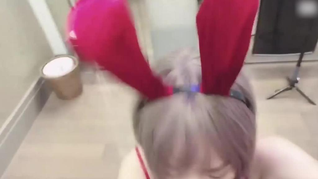 台湾SWAG ladyyuan 打电话call来的兔女郎 预览截图 4
