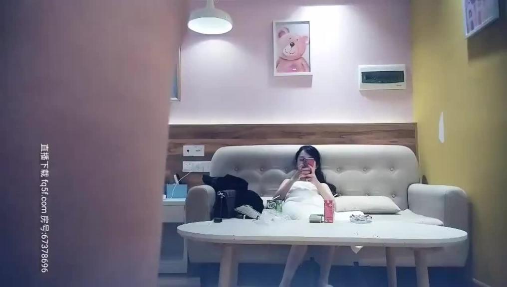 网约的美乳外围真够骚~被探花小哥的肉棒操得淫叫不 断 预览截图 9