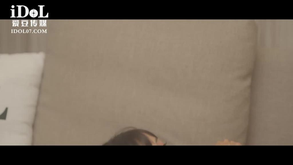 ID5381-放浪弟妹欲求不满的三人行性体验-心萱 预览截图 4