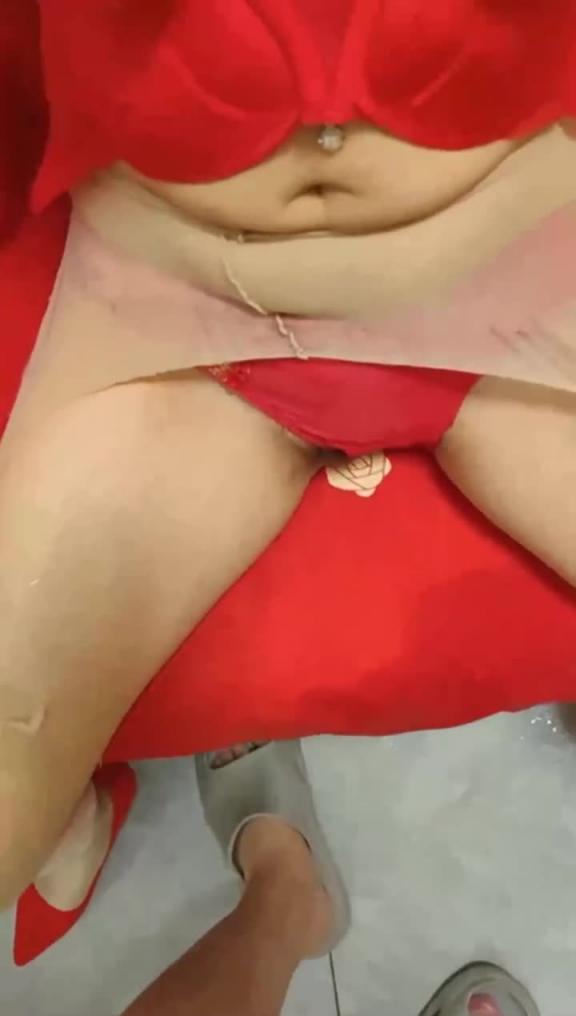 【乱伦亲嫂子】性瘾患者傻弟弟趁醉酒新婚之夜强奸嫂子，怀上小叔子的孩子 预览截图 6