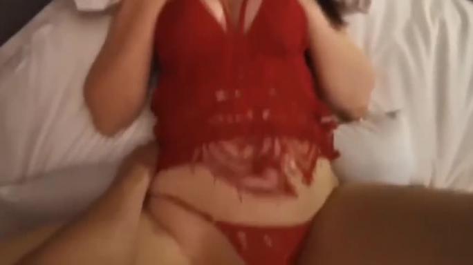 【肥臀欲女】肥臀女王和单男激烈性爱被私拍流出 预览截图 8