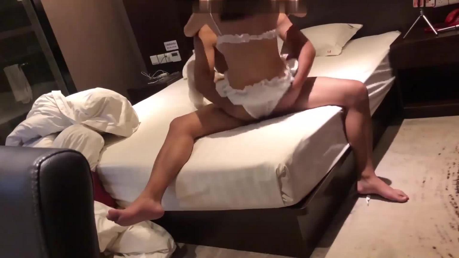 穿着情趣内衣小情侣宾馆激情SEX 预览截图 5