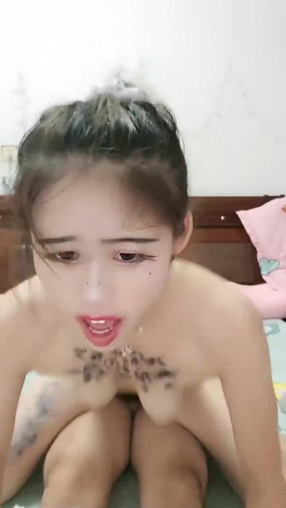 迷人的小妖精啊插入我的小骚逼里。 预览截图 4