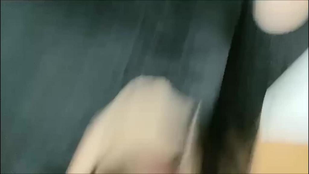 【榨精少女】床上的黑丝尤物 边草边喷好刺激 预览截图 4