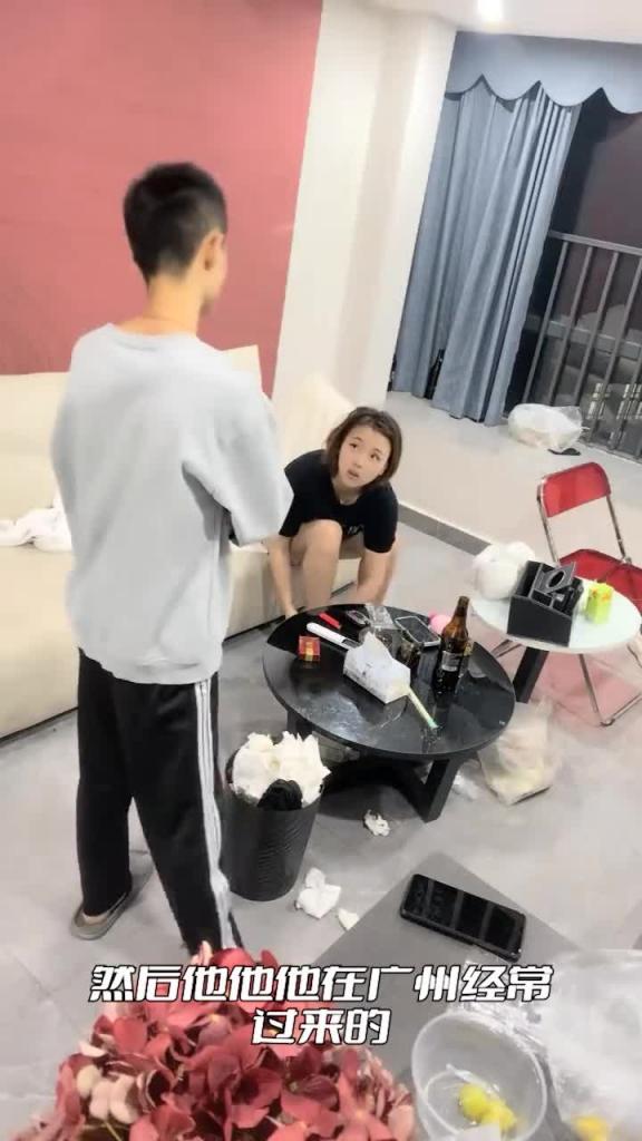 【巨乳陪酒妹】肉感身材一对豪乳肥臀沙发震-阿伟 预览截图 12