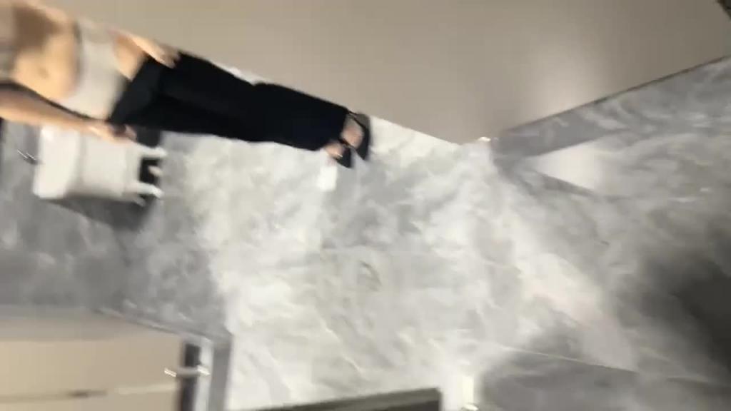 杭州挑战公厕被操逼 预览截图 1