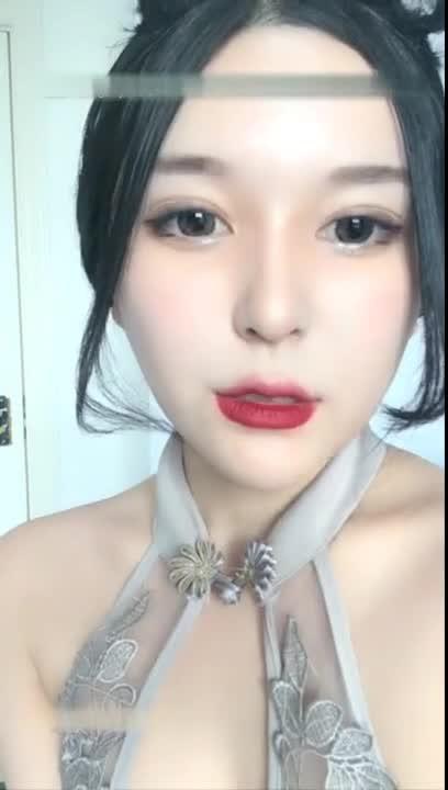 绝对高颜值气质御姐女神主播收费秀房 天使脸庞魔鬼身材 搔首弄姿 揉奶揉穴十分诱人 预览截图 8