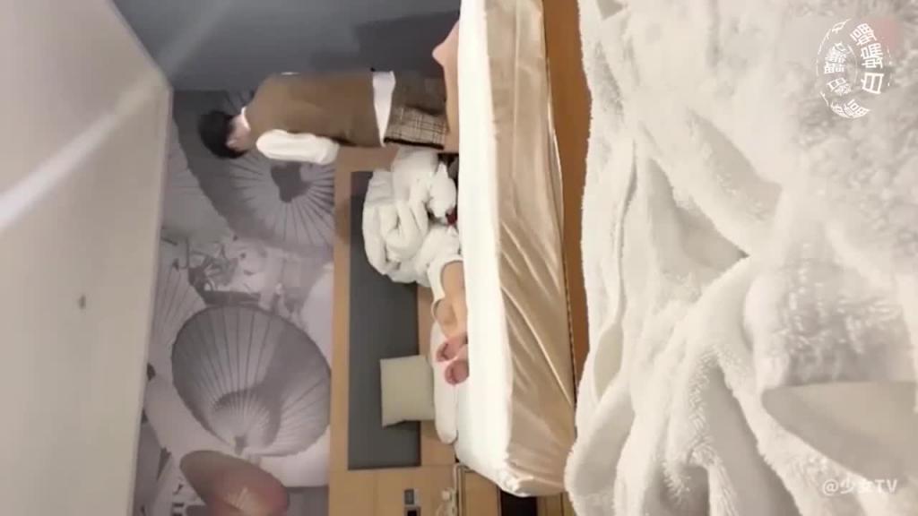 【PUA白嫖】勾搭大长腿网红模特带去酒店想要强上结果妹子生气了 预览截图 3