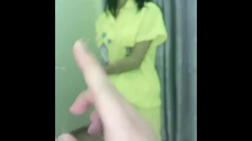 一群刚出社会的小女孩玩多人运动,4P啪啪 预览截图 12