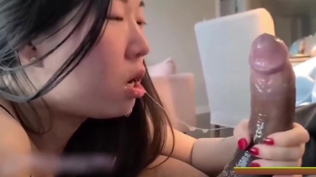 【媚黑女老师】上海高级中学老师恋上黑人大屌 预览截图 3