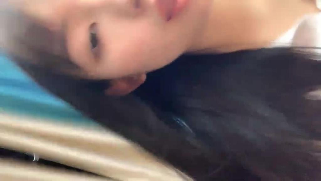 超高颜值纯欲系美女,半脱下紧身裤,随着音乐扭动,贫乳小奶子揉捏,厕所尿尿喷射喊爽 预览截图 10