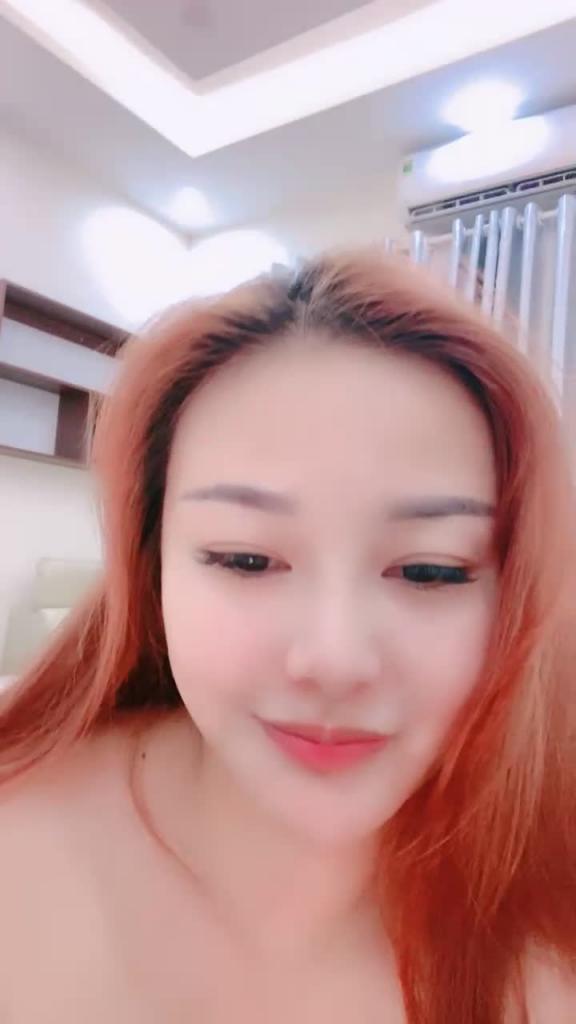 大奶大屁股露脸极品骚货精彩大秀直播,淫声荡语互动撩骚,揉奶玩逼看特写,撅着屁股等狼友草 预览截图 7