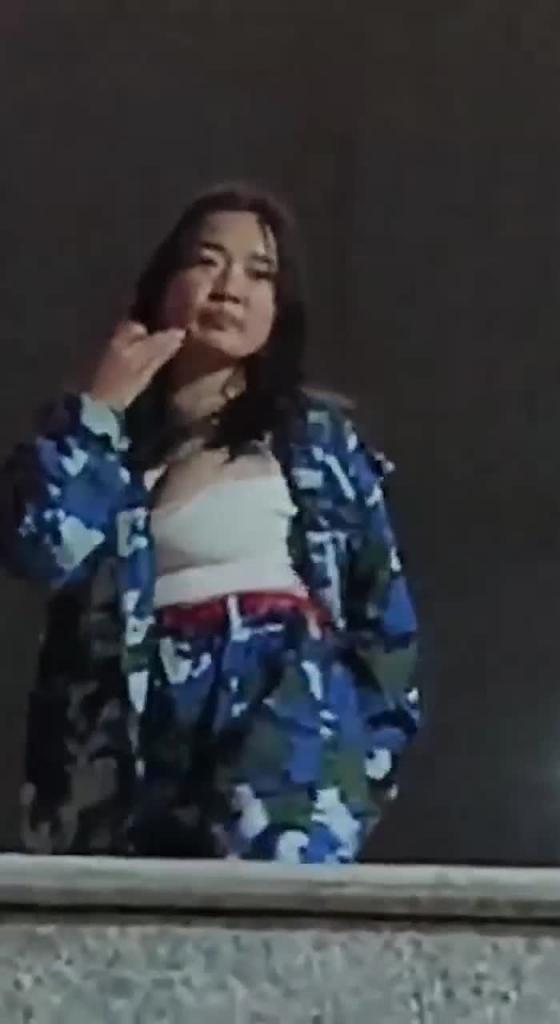 军训跳舞走光露出巨乳 西北民族大学巨乳女大学生军训跳舞走光露出大奶子火爆全网!【多视角完整版】 预览截图 9