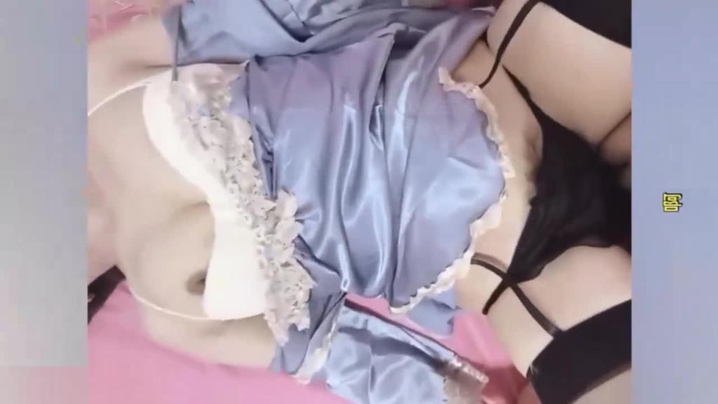 牛逼大神用卑鄙手段成功强上了妹妹太用力下面被操肿 预览截图 7
