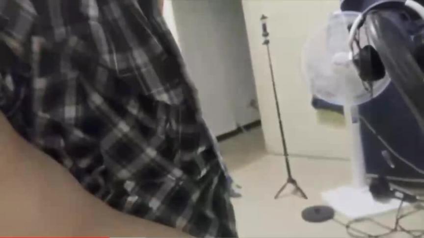 真实乱伦外甥女家境贫穷背着父母被舅舅包养无耻舅舅不仅无套还把精液射读书的校服上 预览截图 8