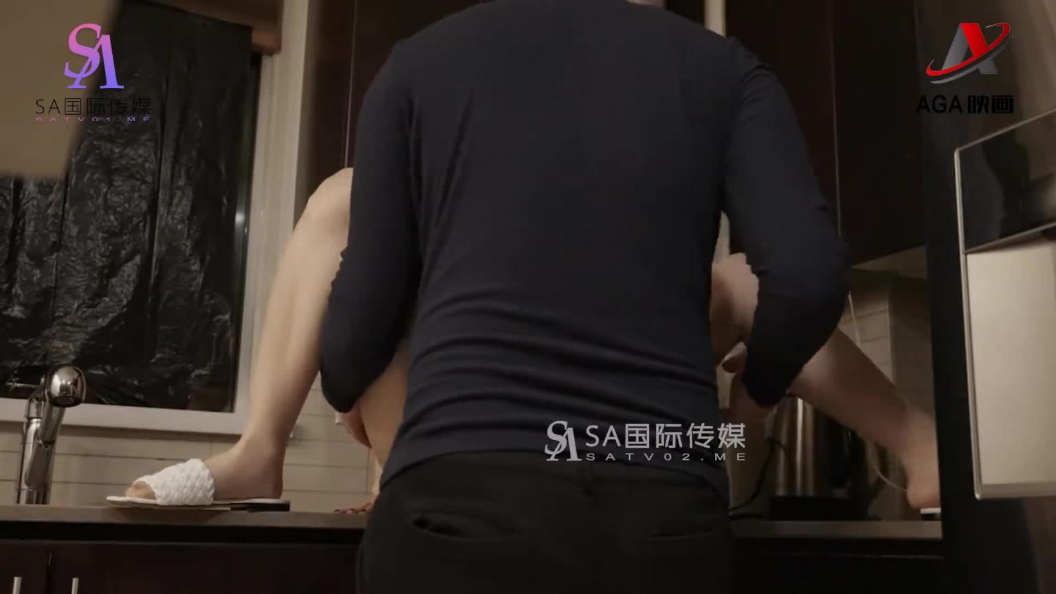 AGAW045：人妻穿开裆肉丝干家务,被访客操出水 预览截图 2