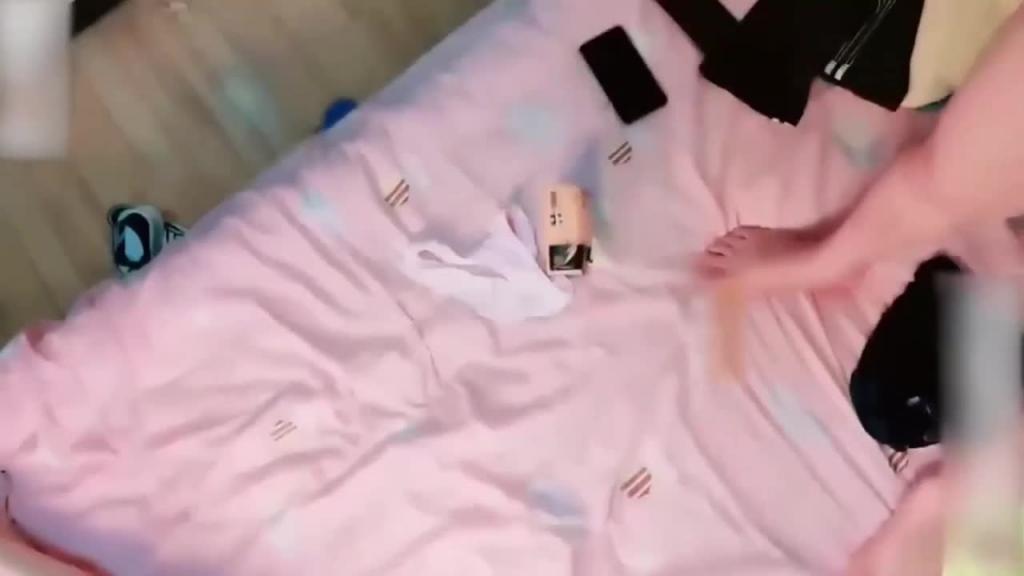 福利-精选 双马尾反差婊一线天嫩逼萝莉 被爆操叫声淫荡不堪 预览截图 11