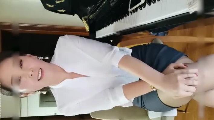 完整版【46岁高雅端庄熟女钢琴老师】先弹琴在做爱老公快来操我骚逼痒死了;一双美手摸起鸡巴扣上逼好可惜 预览截图 6