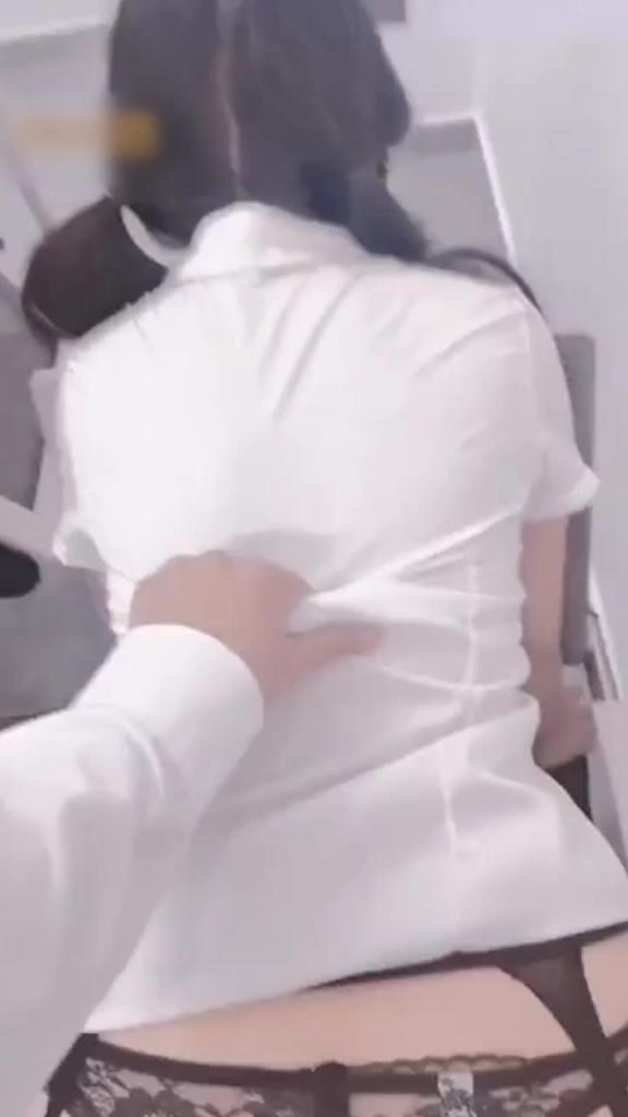 【青春女友】神似刘浩存的清纯18岁小女友_吃鸡巴也那么乖_学生_反差 预览截图 5