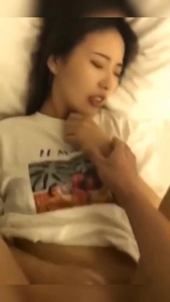 约炮大三学姐 预览截图 2