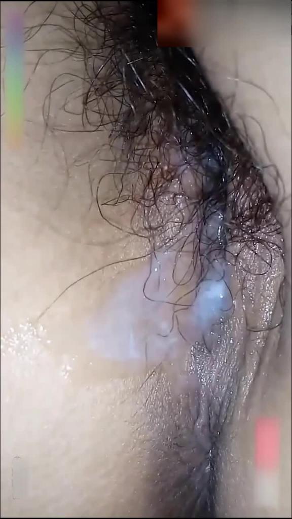 【乱伦】儿子玩弄妈妈骚穴,妈妈假装睡着,淫水却泛溢成灾 预览截图 9