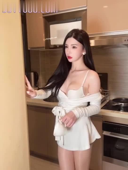 周于希颜值身材巅峰秀人网当红女神模特大胆私拍人妻的做爱变化肉丝无内露点拍摄 预览截图 5