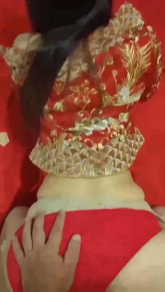 【乱伦亲嫂子】性瘾患者傻弟弟趁醉酒新婚之夜强奸嫂子，怀上小叔子的孩子 预览截图 5