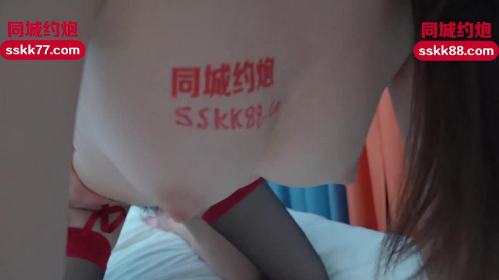 IDG5420-家中约炮的人妻和她无能的丈夫-松子 预览截图 9