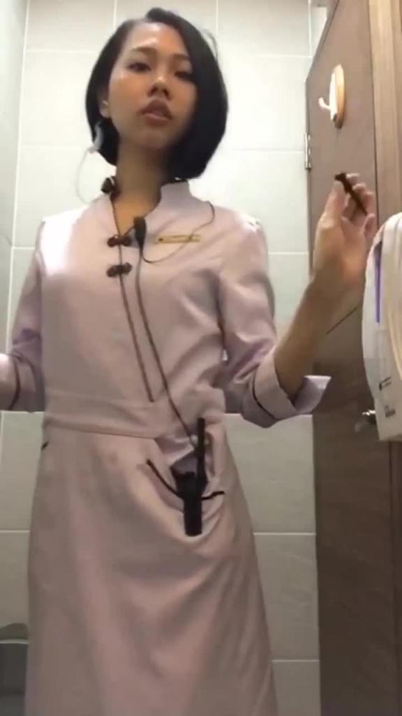 【网曝门】台湾情侣泄密 饭店美女经理被调教成母狗 穴里塞跳蛋还要拿出来尝尝 预览截图 2