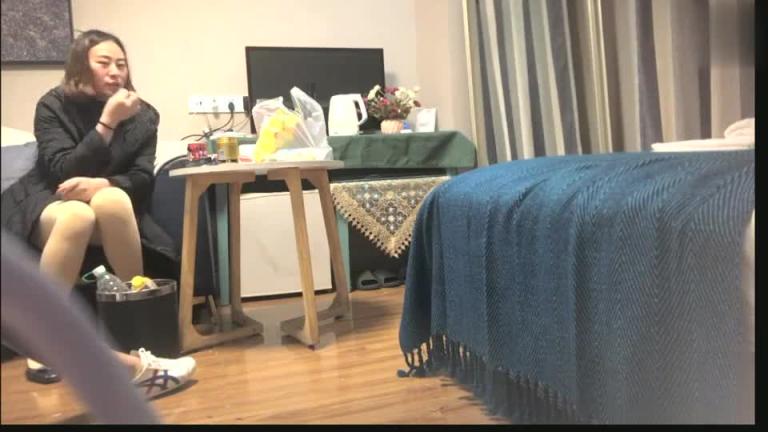 40岁人妻40岁真骚啊这黑逼扛不住啊!小伙子无套内射!精液流出 预览截图 2