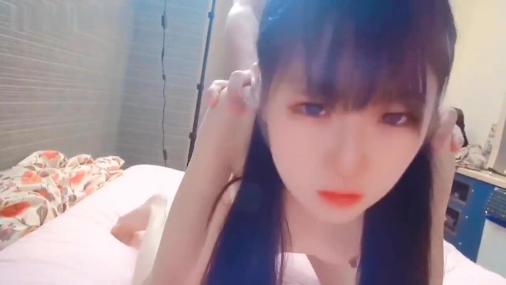 【萝莉控福音】18岁刚成年小萝莉，极品粉穴嫩得出水必须内射！ 预览截图 7